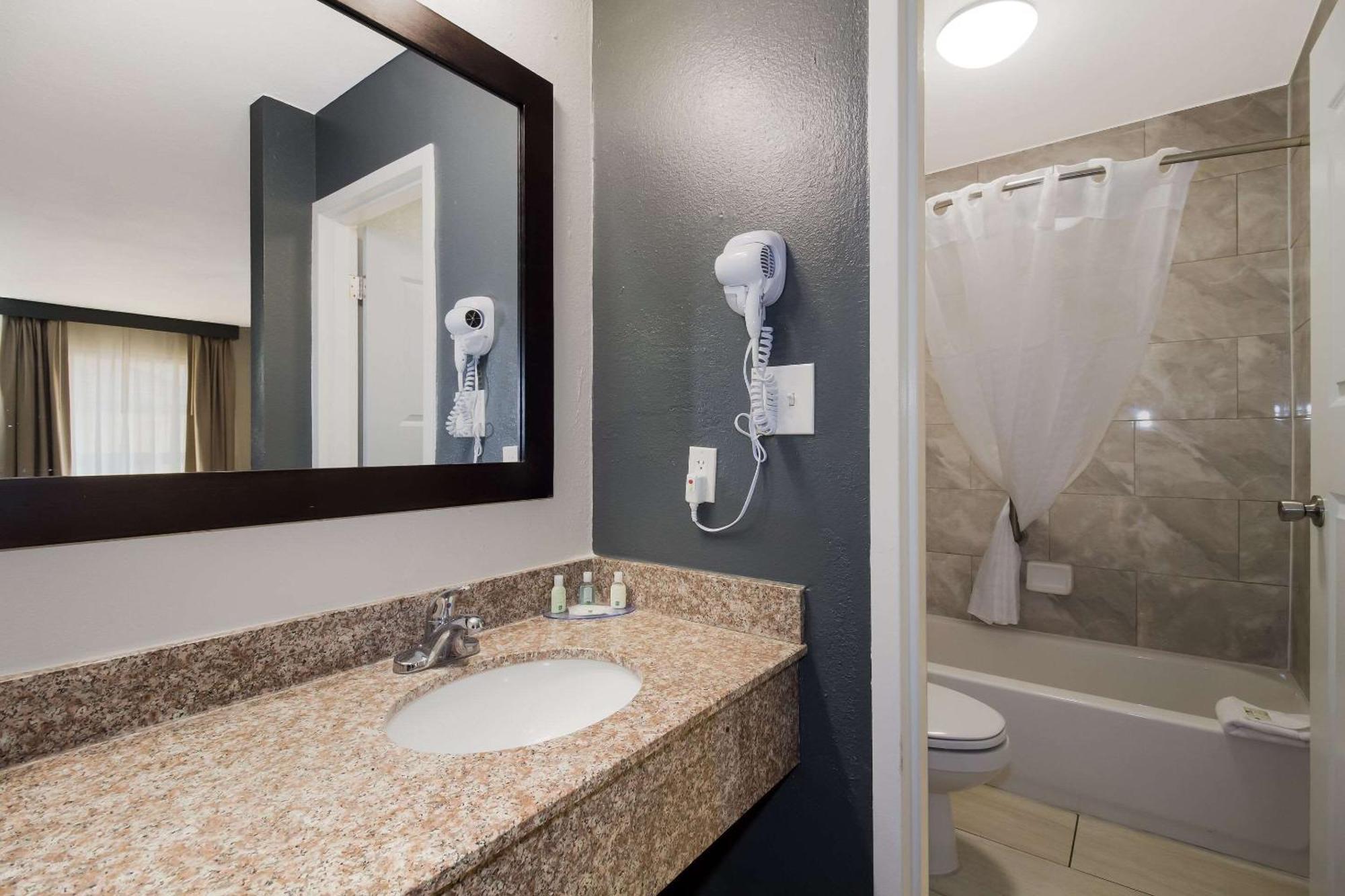 Quality Inn Coliseum North Charleston Eksteriør billede